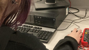 Podczas zajęć – czytanie schematu na komputerze