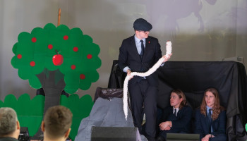 Mechatronik w raju z wężem