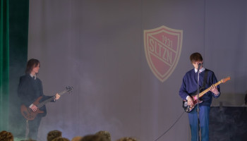 Występ zespołu na zakończenie akademii