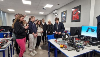 Pokaz działania ramienia robota