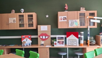 Wystawa profilaktyczna w pracowni biologicznej