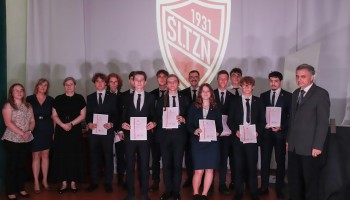 Klasa 4G  - wyróżnieni z Dyrekcją i Wychowawczynią