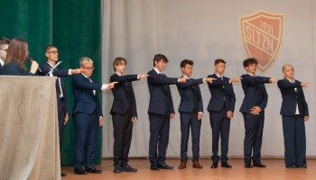Ślubowanie przedstawicieli klas pierwszych