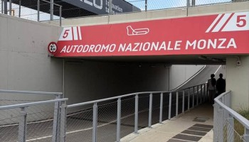 Widok na jedno z wejść Autodromo Monza